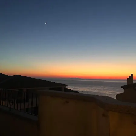 Apartment With The Perfect Sunset *